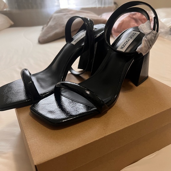 BRAND NEW Steve Madden short black heels - Picture 5 of 9